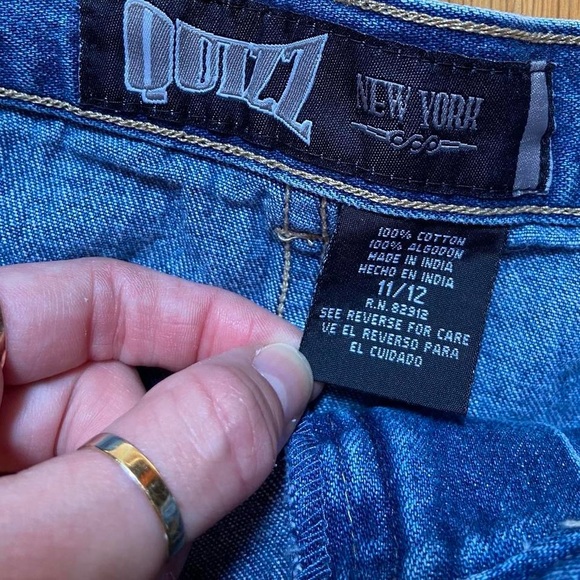 Vintage Y2K denim midi skirt with raw hem 🔥 - Picture 2 of 7